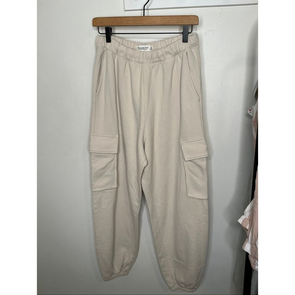 Abercrombie & Fitch Cargo Sweatpants | Medium in Cream - Picture 2 of 6